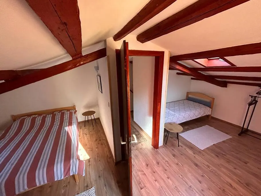 App Franci Parenzana location